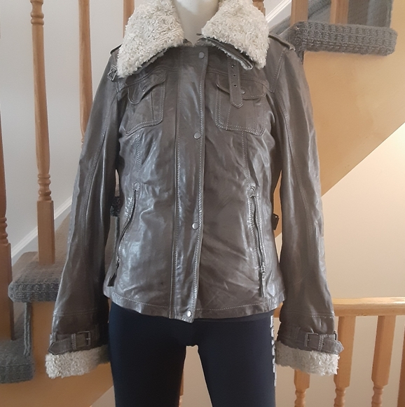 Danier Leather Bomber Jacket- Women's Size Small- Olive Green - Picture 2 of 9